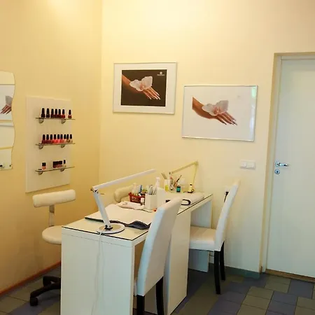 Hotel Ranna & Free Parking 2*